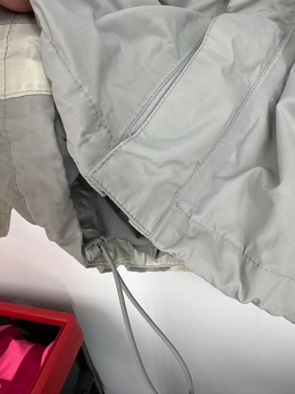 The North Face Mens Gray & White Lightweight Hooded Jacket Size L